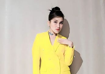 Siap Berjodoh Sama Oppa Korea, Ayu Ting Ting Pamer OOTD Kenakan Hanbok yang Banjir Pujian!