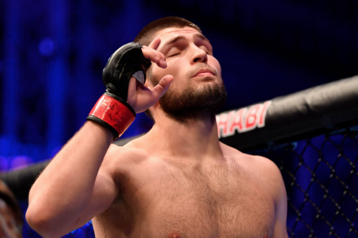 Petarung kelas ringan UFC, Khabib Nurmagomedov resmi pensiun.