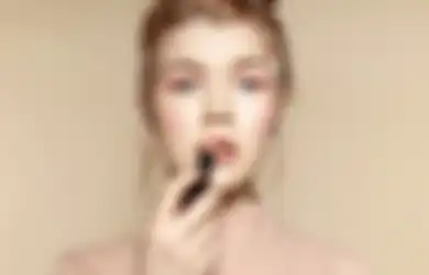 Cobain 8 Warna Lipstik untuk Bibir Gelap, Mauve hingga Fuchsia