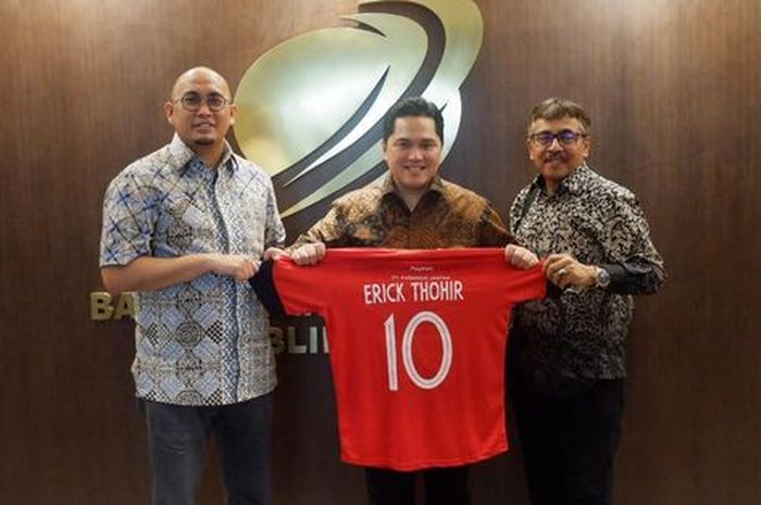 Andre Rosiade (kiri) bersama Menteri BUMN, Erick Thohir.