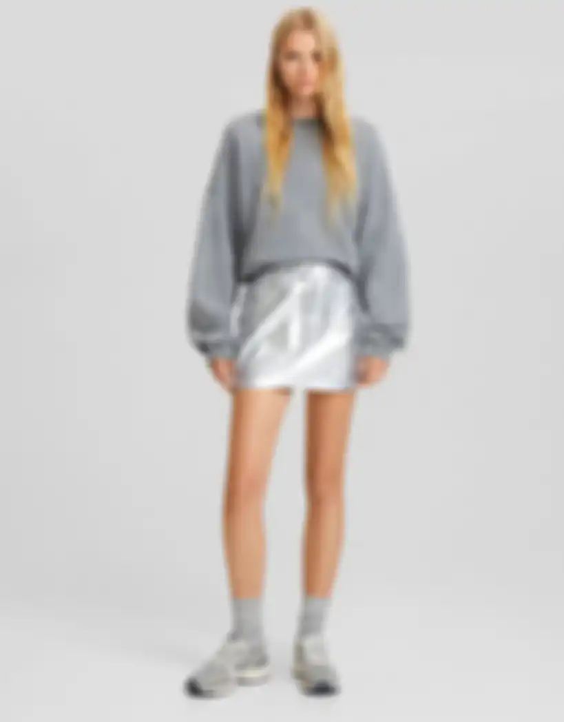 Inspirasi outfit warna silver