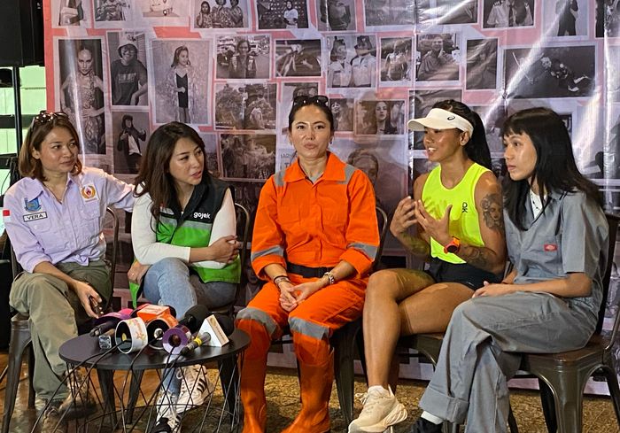 Acara peringatan Hari Kartini bersama Komunitas Main Cantik Indonesia di kawasan Kebayoran Baru, Jakarta Selatan, Minggu (21/4/2024).