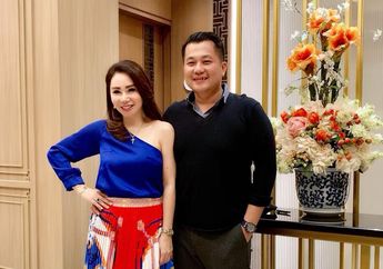 Resmi Jadi Istri Orang Kaya, Begini Penampilan Femmy Permatasari Saat Kenakan Gaun Pengantin