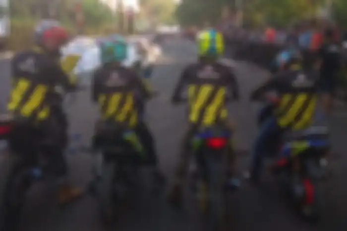 Freestyle dengan support dari Kopi Kapal Api Signature RTD  di  Otobursa Tumplek Blek XX 2019 yang 