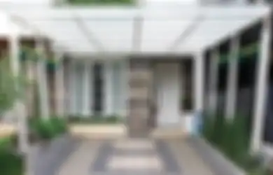 Mengolah Polosnya Tembok Beton di Area Depan Rumah, Begini Caranya!