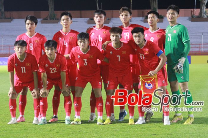 Skuad Vietnam saat melawan Myanmar di ASEAN Cup U-19 2024, Kamis (18/7/2024) malam. 