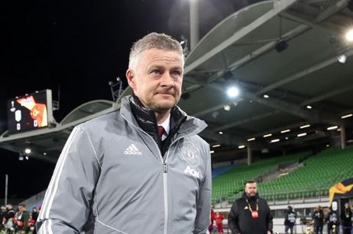 Pelatih Manchester United, Ole Gunnar Solskjaer, menjadi mentor 200 pemain muda klubnya selama pandemi COVID-19.