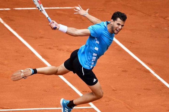 Aksi petenis asal Austria, Dominic Thiem saat berlaga pada turnamen French Open 2019