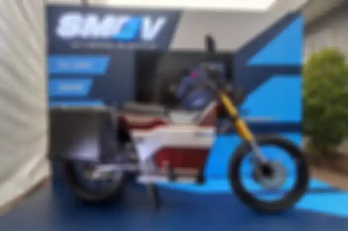 Motor listrik SMEV EM-1 bikinan lokal dari bengkel modifikasi Studio Motor siap ramaikan IIMS 2024. 