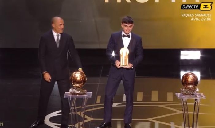 Wonderkid Barcelona, Pedri, sukses menyabet gelar Kopa Trophy 2021.