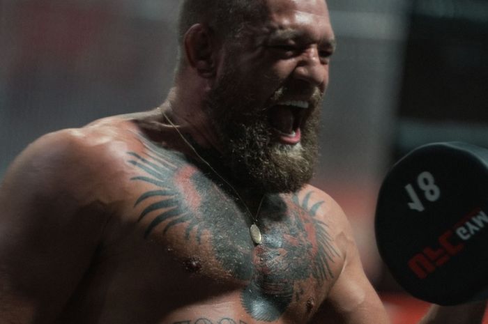 Petarung megabintang UFC, Conor McGregor, mengalami transformasi bentuk tubuh yang jauh lebih berotot setelah cedera.