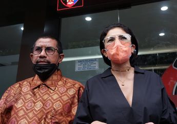 Nikita Mirzani dan Kuasa Hukumnya Jelaskan Kronologi Kasus Pengepungan Rumah dan Pengrusakan yang Dilakukan oleh Polresta Serang, Ternyata Berawal dari Hal Ini