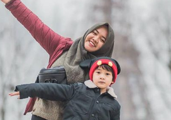 Menangis Sesenggukan, Pengasuh Rafathar Bongkar Pengalaman Pahitnya Saat Bekerja yang Buat Dirinya Simpan Dendam Kesumat: Sakit Hati Banget, Lala Enggak Akan Lupain!