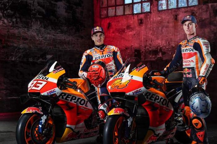 Penampilan terkini tim Repsol Honda untuk MotoGP 2021 dengan dua pembalap mereka, Marc Marquez (kiri) dan Pol Espargaro.