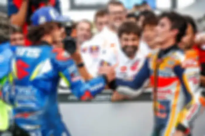 ALex Rins mengalahkan Marc Marquez di MotoGP Inggris dengan jarak finish hanya 0,013 detik