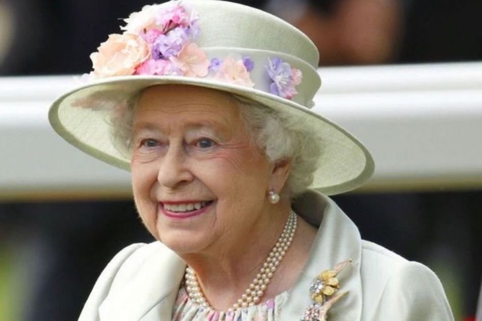 Ratu Elizabeth II Meninggal Dunia, Ini 6 Potret Sang Satu Saat Kenakan Topi Favorit Selama Masa Hidupnya