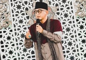 Demi Dampingi Sang Putra Bungsu Dikhitan, Ustaz Zacky Mirza Sampai Pakai Masker di Mata Agar Tak Lihat Proses Sunat Arkana: Kalau Lihat Darah Nggak Tega, Mual, Ngeri...