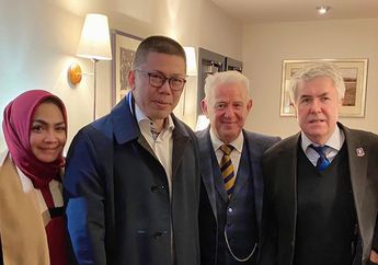 Makan Malam Mewah Bareng Pesepakbola Terkenal dan Petinggi Tim Rangers FC, Rieta Amilia dan Suami Diam-diam Beli Saham Klub Sepakbola di Skotlandia?