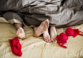 Pasangan Suami-Istri Dijamin Nyesel Tak Lakukan Ini Saat Malam Jumat, Begini Cara Memperbaiki Hubungan Ranjang Agar Makin Lengket dan Happy!