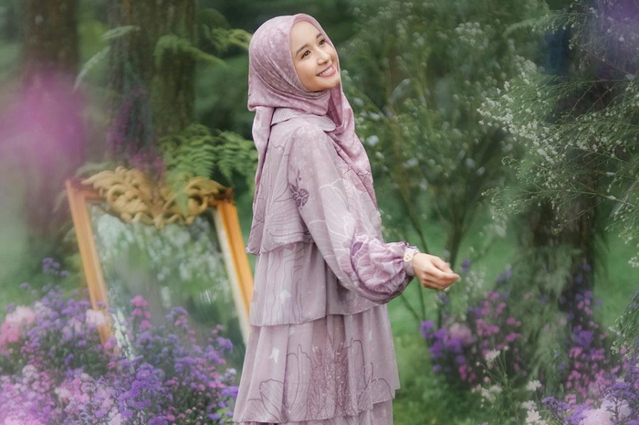 Inspirasi baju Lebaran ala Laudya Cynthia Bella: ruffle dress.