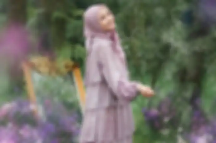 Inspirasi baju Lebaran ala Laudya Cynthia Bella: ruffle dress.
