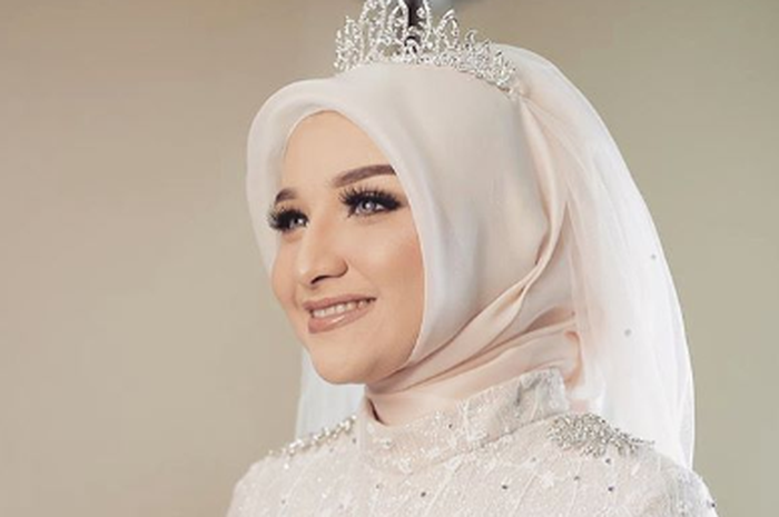 Sarah Shahab, adik Zee Zee Shahab
