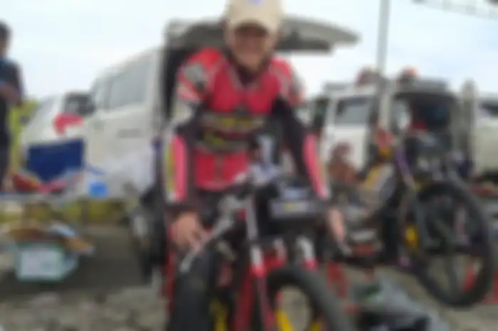 Daffa Della incar hasil maksimal di Ronde Final Indonesia Drag Wars 2022.