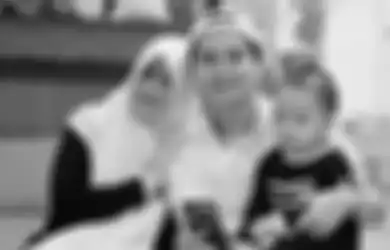 Sudah Jatuh Tertimpa Tangga, Ibu Alvin Faiz Sebut Larissa Chou Sakit Usai Bongkar Tabiat Sang Anak, Istri Almarhum Ustaz Arifin Ilham Minta Besan Segera Ungkap Kondisi Menantunya