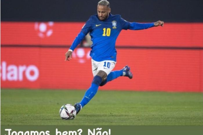 Pemain timnas Brasil, Neymar Jr, memamerkan perut 'roti sobek' usai dikritik kegemukan saat membela Selecao.