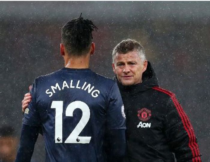 Ekspresi pelatih interim Manchester United, Ole Gunnar Solskjaer (kanan), seusai laga Liga Inggris melawan Arsenal di Stadion Emirates, Minggu (10/3/2019).