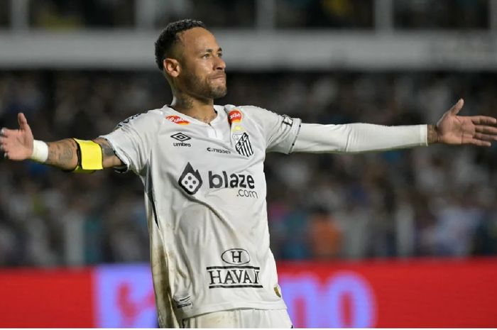 Neymar tampil kembali untuk pertama kali sejak November 2024 sekaligus menandai kembalinya dia ke Santos setelah 12 tahun berpisah.