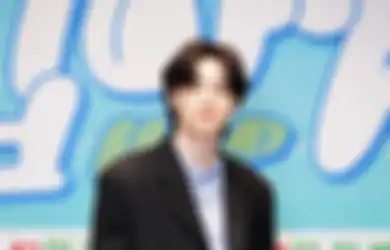 Suho EXO Keliling Minimarket Demi Karakternya di Drama Korea Behind Your Touch