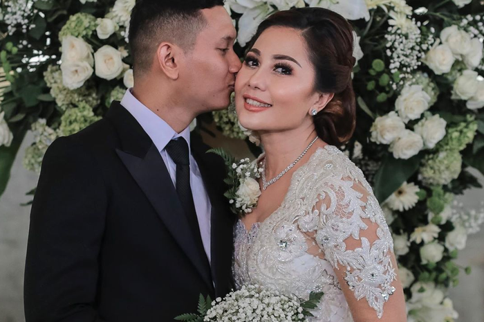 Emma Waroka dan sang Suami Bagoes Soeharto