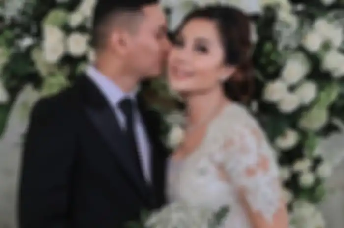 Emma Waroka dan sang Suami Bagoes Soeharto