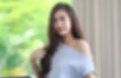 5 Gaya Modis Sisca Kohl Ini Cocok Dipakai Ngedate Sama Pacar. Tiru Yuk!