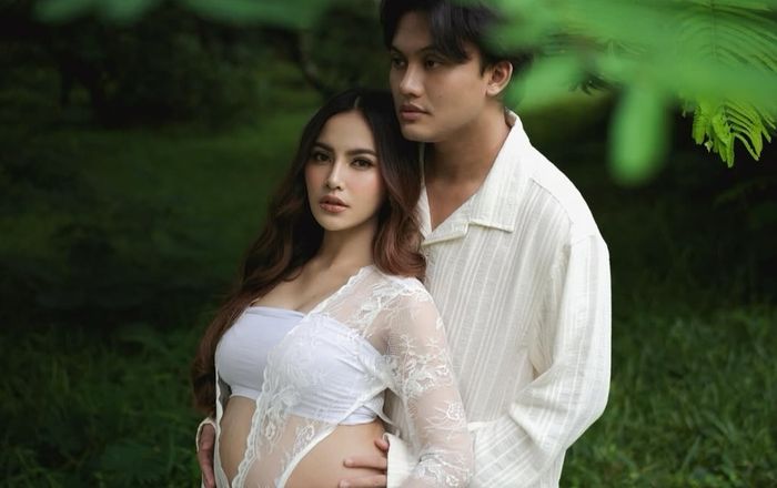 Mahalini mengumumkan tengah hamil anak pertama.