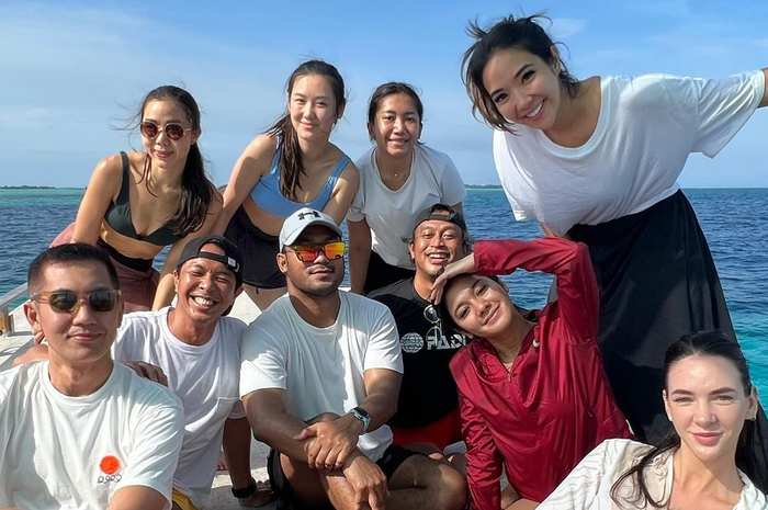 Gisel ikut menulis komentar di fotyo Naysila Mirdad yang cuma pakai bikini. Liburan bareng calon suaminya, Naysila disinggung soal puasa. 
