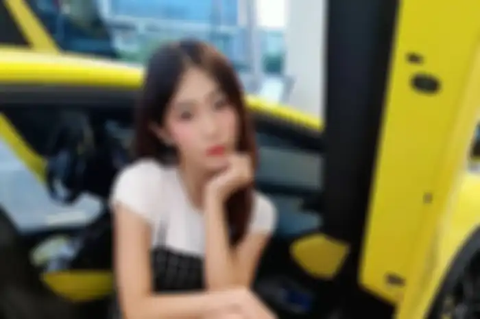 Foto Ayu Thalia bersama pengacaranya beredar. Ternyata kuasa hukum Thata Anma pernah bikin Vicky Prasetyo menangis histeris.