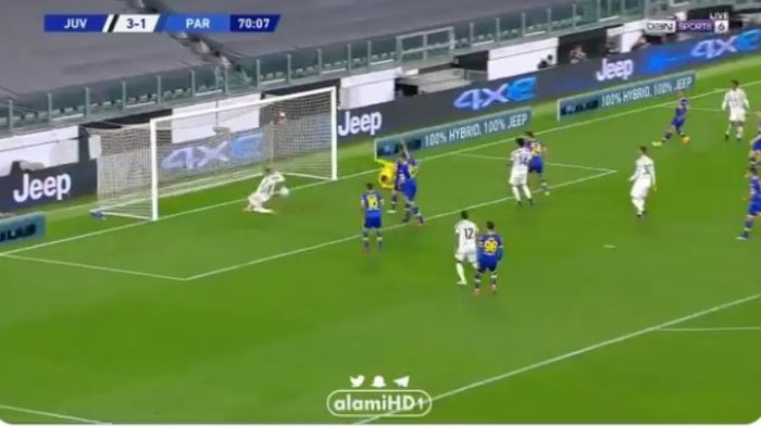 Cristiano Ronaldo melewatkan peluang emas saat melawan Parma.