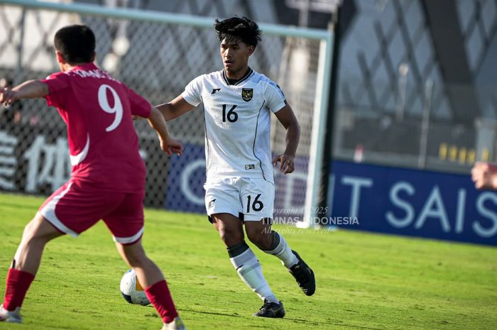 Suasana laga timnas U-17 Indonesia melawan Korea Utara di perempat final Piala Asia U-17 2025 di King Abdullah Sports City Hall Stadium, Taif, Senin (14/4/2025).