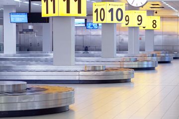 Korsel bagasi bandara. 