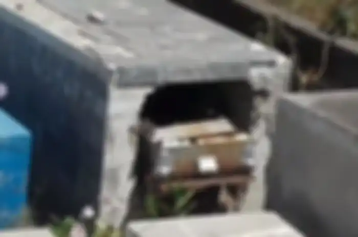 Tangkap Layar Youtube: Ilustrasi makam