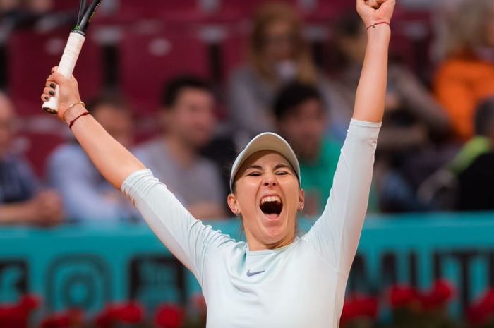 Ekspresi petenis asal Swiss, Belinda Bencic usai mengalahkan Naomi Osaka pada babak perempat final Madrid Open 2019, Kamis (9/5/2019)