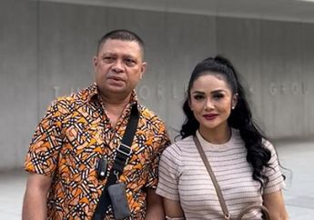 Kini Wajahnya Makin Glowing Berkat DNA Ikan Salmon, Intip Potret Jadul Krisdayanti saat Plesiran ke Luar Negeri Bareng Yuni Shara 25 Tahun Silam, Wajahnya Disebut-sebut Mirip Sosok Ini!