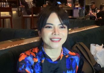 Dikenal Ratu Dunia Malam, Dinar Candy Ternyata Jadi Ketua Pengajian Umi Pipik