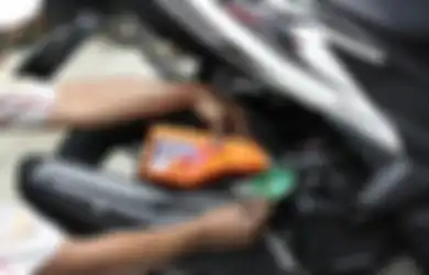 Selain Jarak Tempuh, Ini Cara Gampang Buat Tau Oli Mesin Minta Diganti