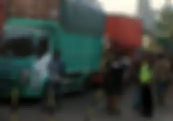 Memanas, Sopir Truk Blokir Akses Pemudik Motor Masuk Pelabuhan Ciwandan Karena Lama Antre