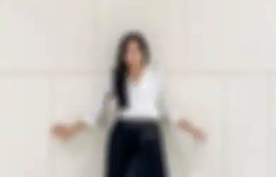 Tampil Manis Saat Kondangan, Intip 3 Fashion Pakai Outfit Putih ala Winona Willy!