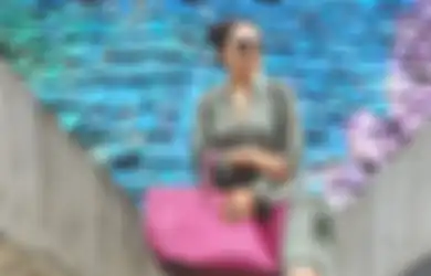 Pasang Pose Bak Model, Aksi Mayangsari Bareng Geng Sosialitanya Bikin Netizen Tercengang, Tak Disangka Tas yang Ditentengnya Bisa Buat Beli Mobil, Intip Gayanya yang Super Elegan