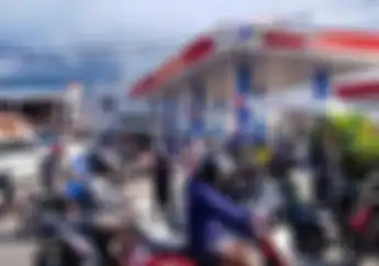 Gara-gara Aplikasi MyPertamina, Antrean Beli Pertalite Mengular Sampai ke Jalan